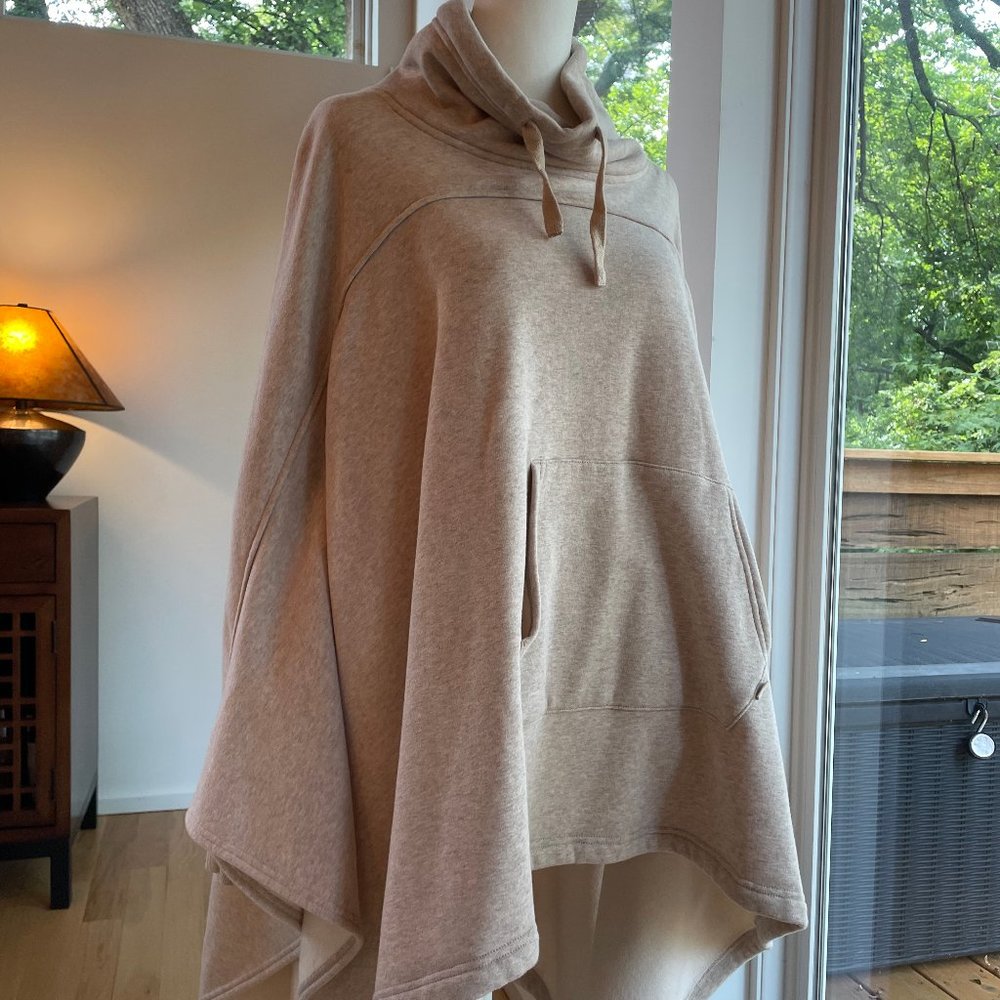 UGG Oatmeal Heather Poncho (M/L)